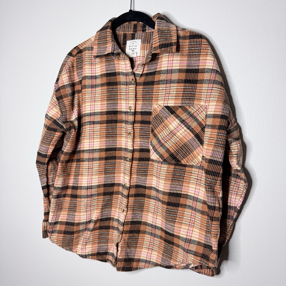 Billabong ❤️ Plaid Button-Up Shirt in Beige, Brown, Pink Large